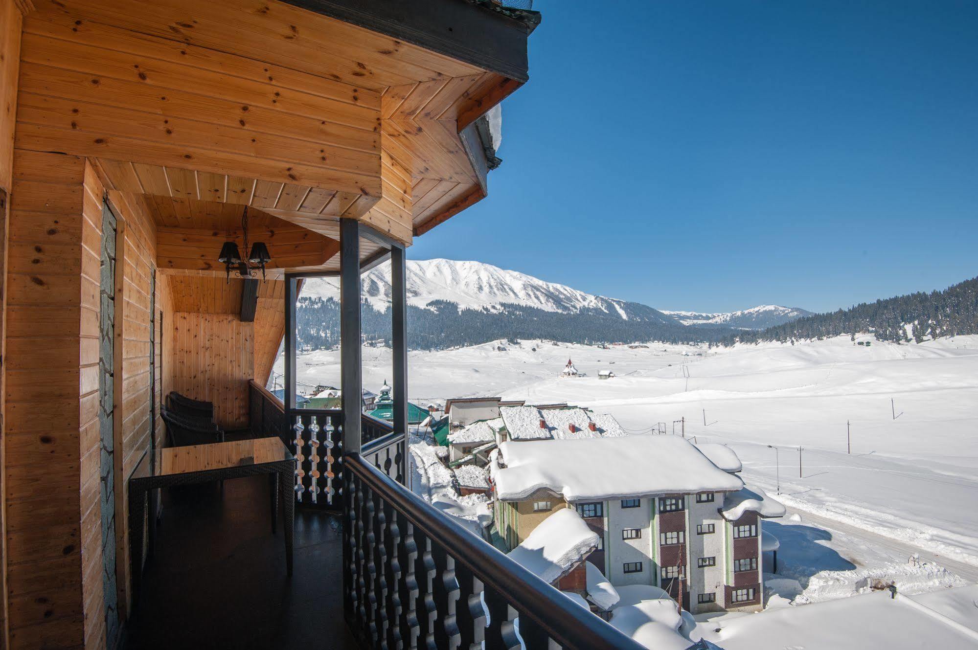 The Vintage Gulmarg Hotel Eksteriør billede